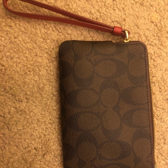 COACH 100% Leather Wristlet - Picture 3 of 4